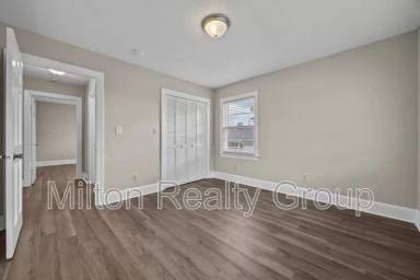 Main picture of 204 W McNeill St