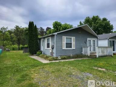 Main picture of 204 Gibbons Ct