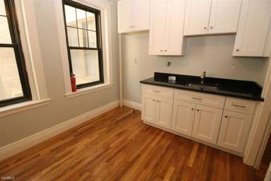 Main picture of 1762 Commonwealth Ave