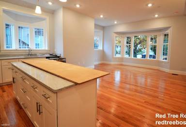Main picture of 18 Murdock St