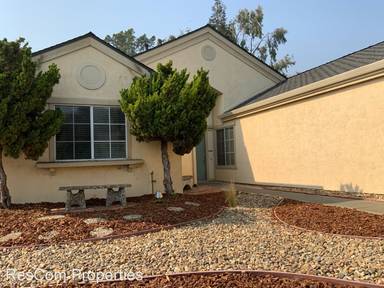 Main picture of 541 Wisteria Ct