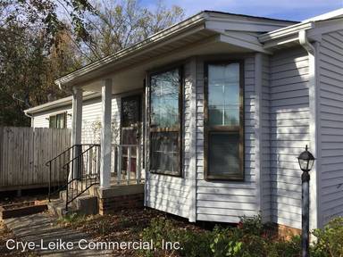 Main picture of 925 Patio Dr