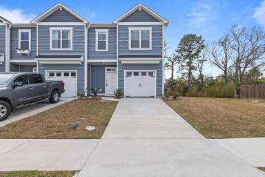 Main picture of 80 Aspen Rd
