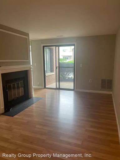 Main picture of Farmingdale Condominium
