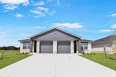 Main picture of 909 Sevenleaf Ln