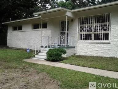 Main picture of 1755 La Pine Dr