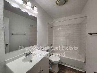 Main picture of 821 E 12th Ave