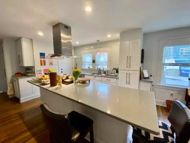Main picture of 55 Eliot Cres