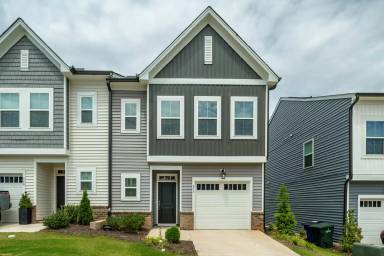 Main picture of 838 Oak Center Dr