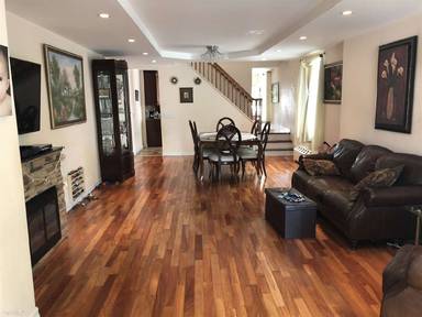 Main picture of 256 Battery Ave