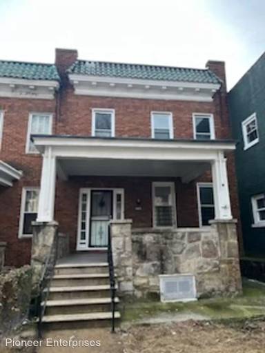 Main picture of 2825 W Lafayette Ave