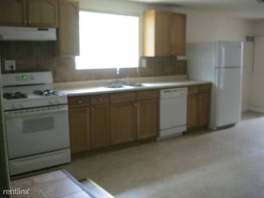 Main picture of 921 4th Ave S