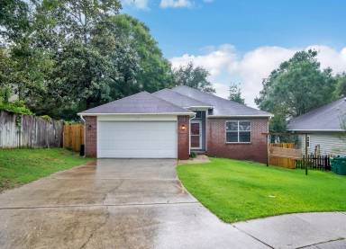 Main picture of 14 Coolwater Ln