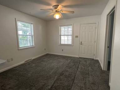 Main picture of 109 E Pall Mall St