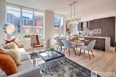 Main picture of 445 W Superior St