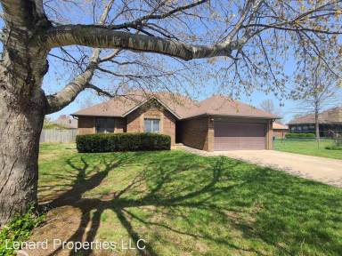Main picture of 303 W Aven Ave