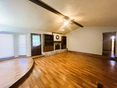 Main picture of 1601 E Boyd St