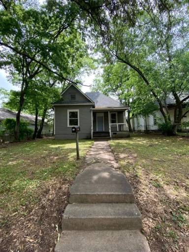 Main picture of 704 N 19th St