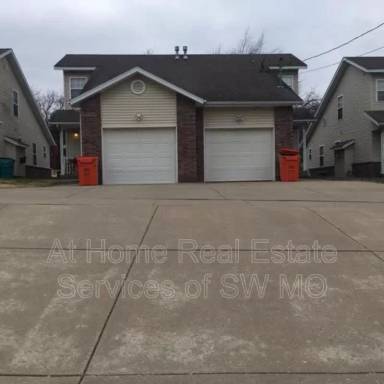 Main picture of 3031 N Fremont Ave