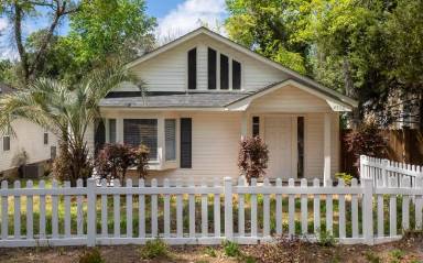 Main picture of 4907 Burke Ave