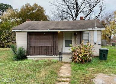 Main picture of 2517 Huntsville St NW