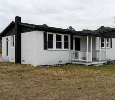 Main picture of 421 Pineville Rd