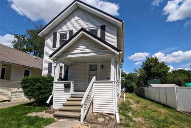 Main picture of 201 S Foster Ave