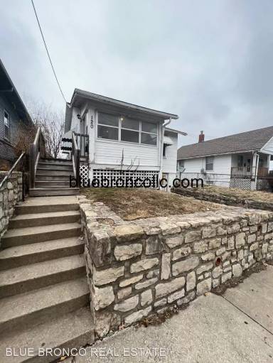 Main picture of 120 E Walnut St