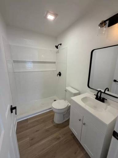 Main picture of 412 W 51st St