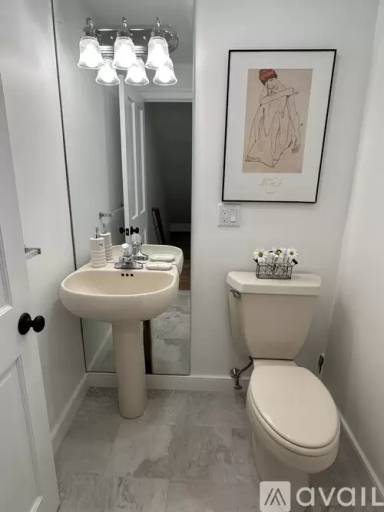 Main picture of 11 Village Green Cir