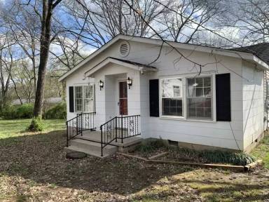 Main picture of 330 Byrd Ave