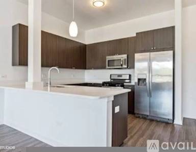 Main picture of 5427 N Broadway