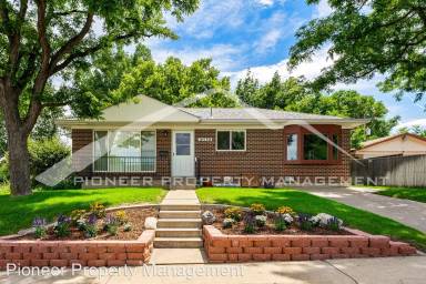 Main picture of 10530 Gilpin St