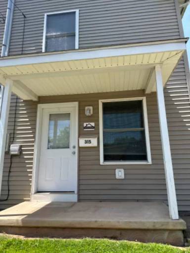 Main picture of 315 E 3rd St