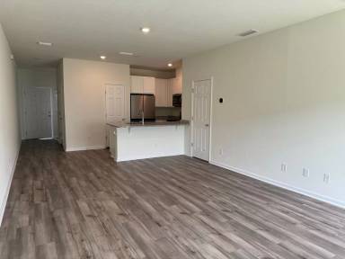 Main picture of 7665 Merchants Way