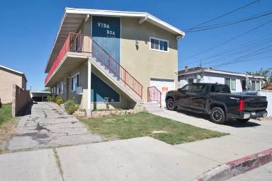 Main picture of 4705 W 173rd St