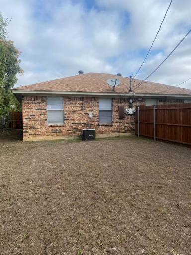 Main picture of 5517 Wellesley Ave