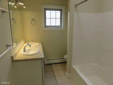 Main picture of 413 E Lincoln St