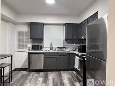 Main picture of 310 S Newkirk St