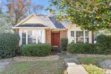 Main picture of 110 Parkwood Dr