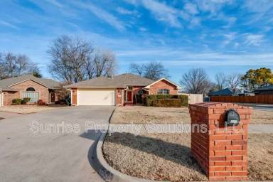 Main picture of 509 Gyrfalcon Dr