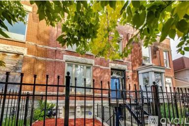 Main picture of 2942 W Adams St