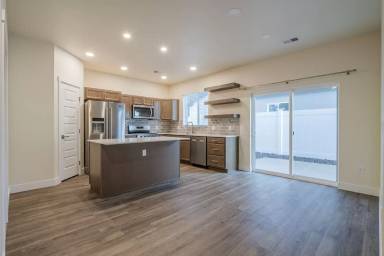 Main picture of 2452 Hamilton Rd