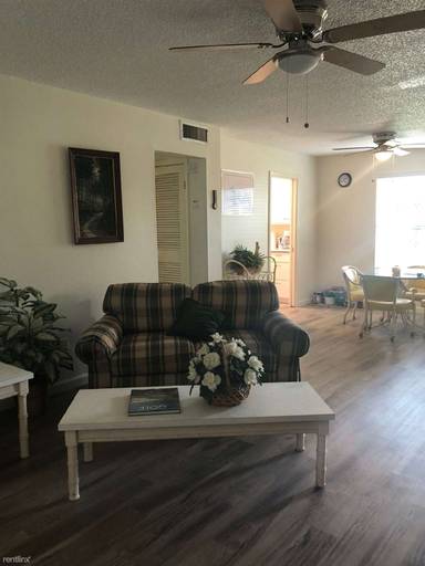 Main picture of 1001 Golf Course Dr