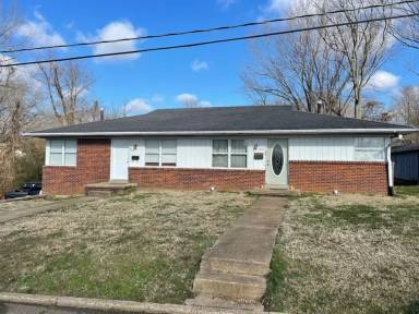 Main picture of 100 Hampton St