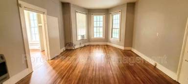 Main picture of 200 W Belmont St