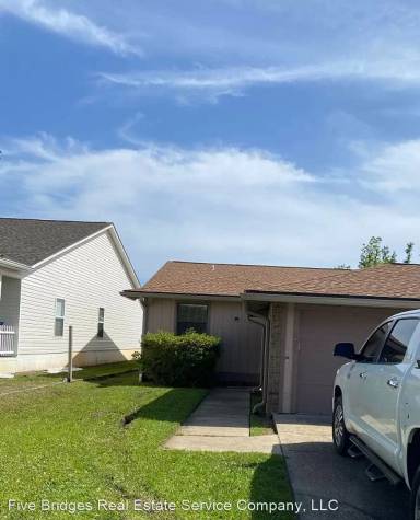 Main picture of 1001 W 11th Ct