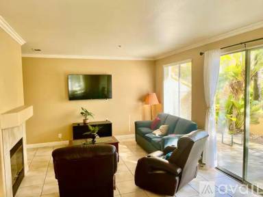 Main picture of 401 N Cotswolds Ln