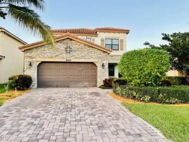 Main picture of 8839 Willow Cove Ln
