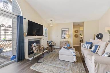 Main picture of 1690 Colony Way